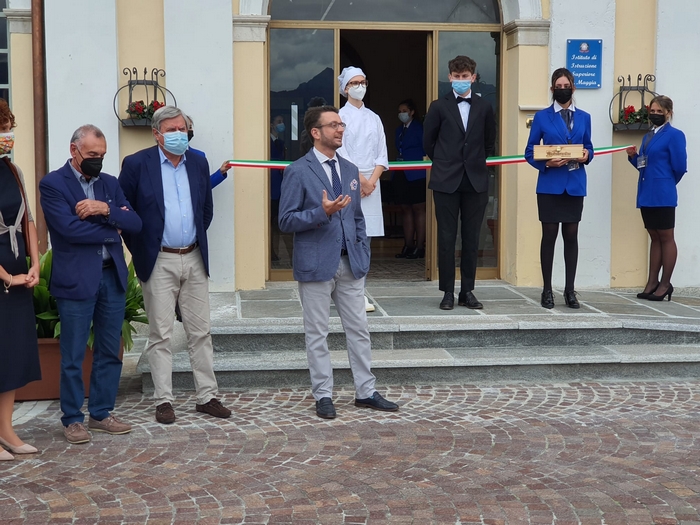 I nuovi laboratori dell'Alberghiero al Rosmini: "Maggia scuola d'eccellenza e all'avanguardia" (foto)