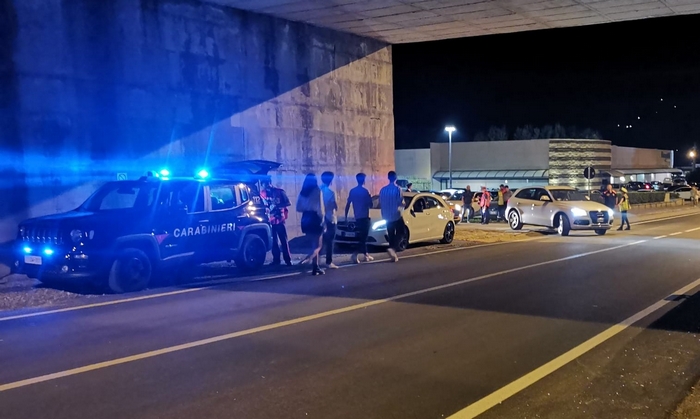 Picchia la fidanzata con un paletto di legno e la manda in ospedale: denunciato
