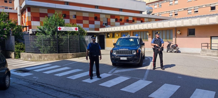 Palpeggia una paziente in ospedale: Oss arrestato. È lo stesso accusato d’aver picchiato un venditore di rose