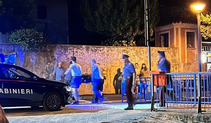Un corpo recuperato in spiaggia
