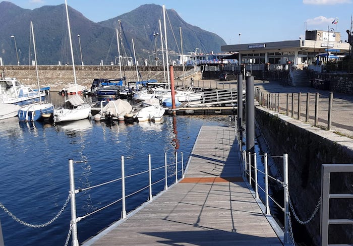 Riparato il pontile al porto di Intra danneggiato da un mezzo della raccolta rifiuti