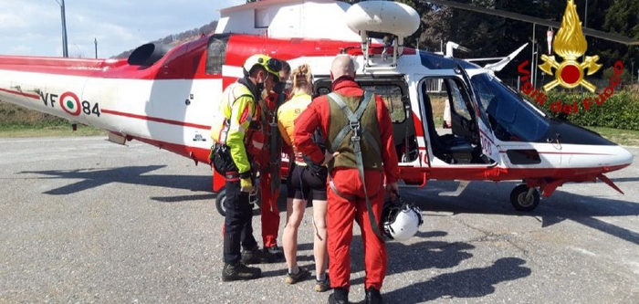 Ventottenne tedesca si perde nel bosco: recuperata dall’elicottero