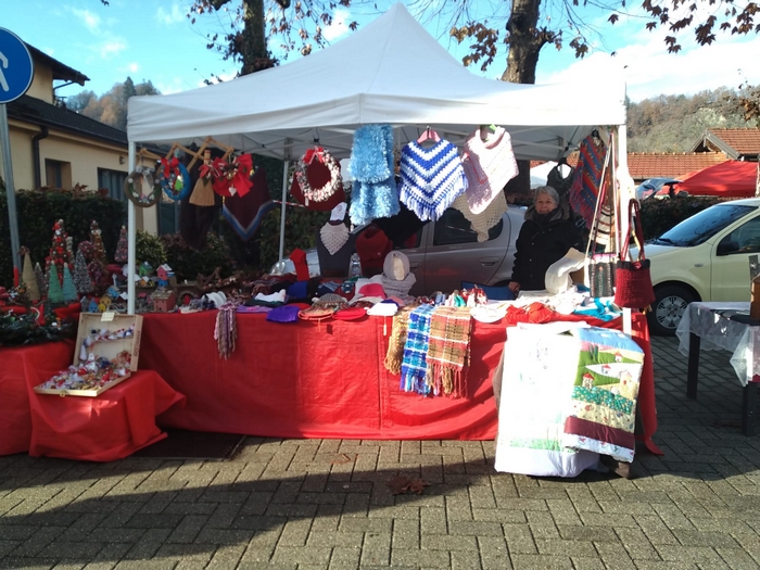 Successo per il primo mercatino natalizio di San Bernardino Verbano