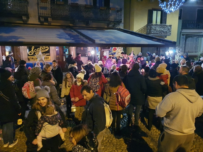 Suna in festa tra Santa Lucia e l’arrivo del Babbo Natale dal lago