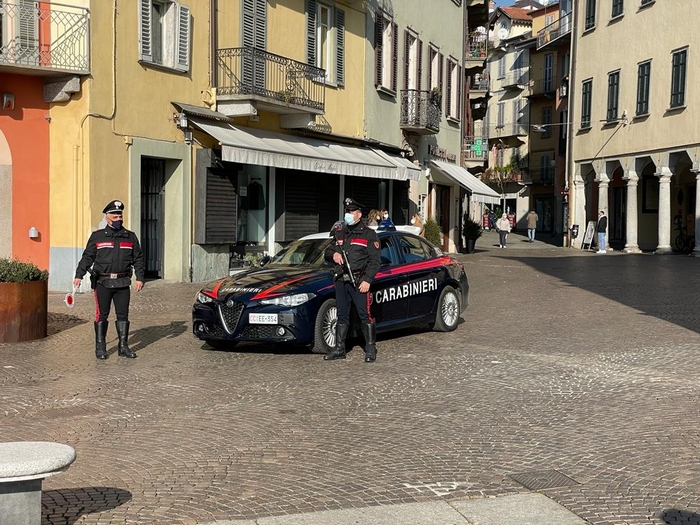 Minacce e botte ai carabinieri da ubriaco, pregiudicato patteggia