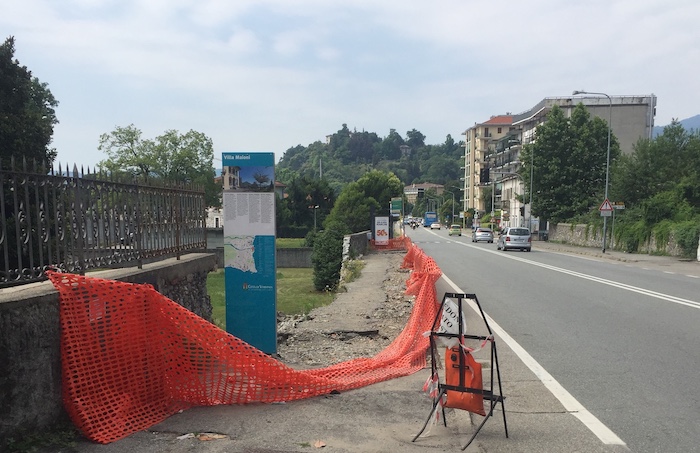 Quella rete è brutta e pericolosa: Verbania Futura richiama l'amministrazione sul muro crollato 9 mesi fa 