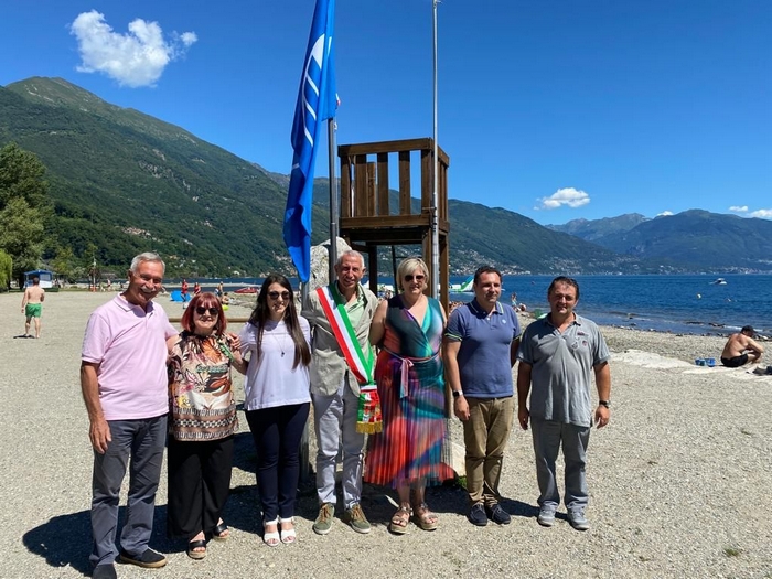 Alzabandiera-blu, Cannobio festeggia l’estate del ritorno alla normalità