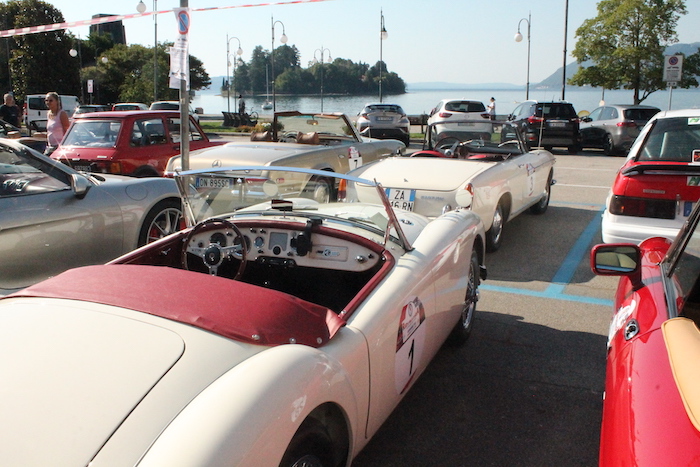 Ruote nella storia: il tour delle auto d'epoca sul lago - Fotogallery 