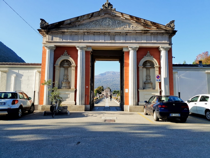 L’ultimo saluto all’olandese di Verbania morto gettandosi dal ponte