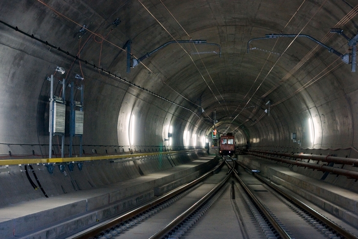 Treno merci deraglia nella galleria di base del San Gottardo: nessun ferito