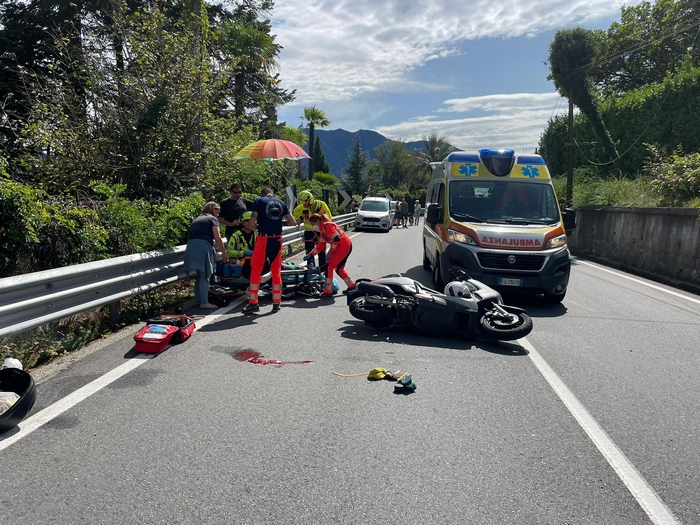 Scontro sulla ss34, motociclista in codice rosso: arriva l’elicottero 