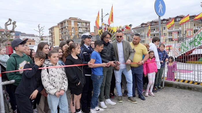 In 4.000 al primo giorno del luna park verbanese (foto)