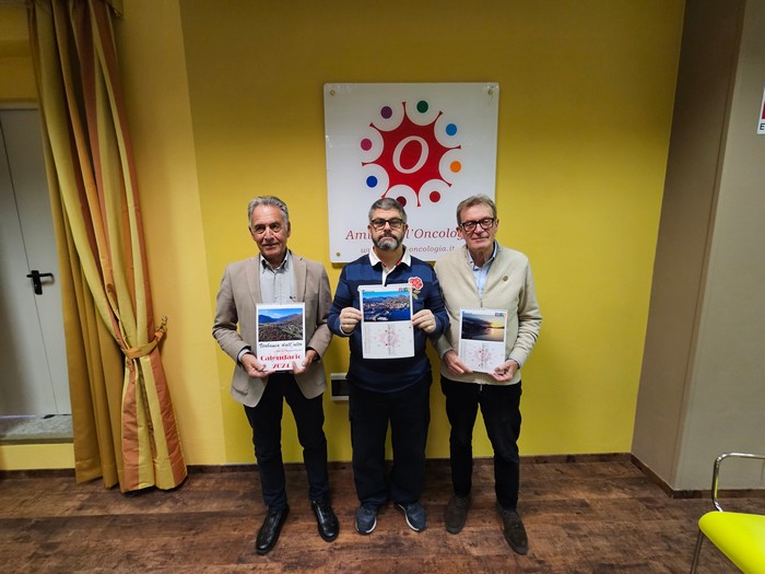 Dodici anni del calendario pro oncologia. Con due dediche speciali