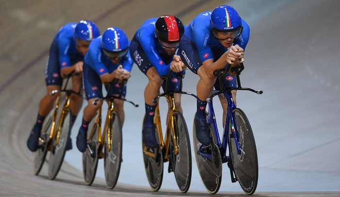 Europei su pista, l’Italia di Ganna in semifinale col miglior tempo