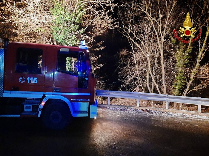Un proiettile nel corpo dell’uomo recuperato dal canalone. Omicidio?