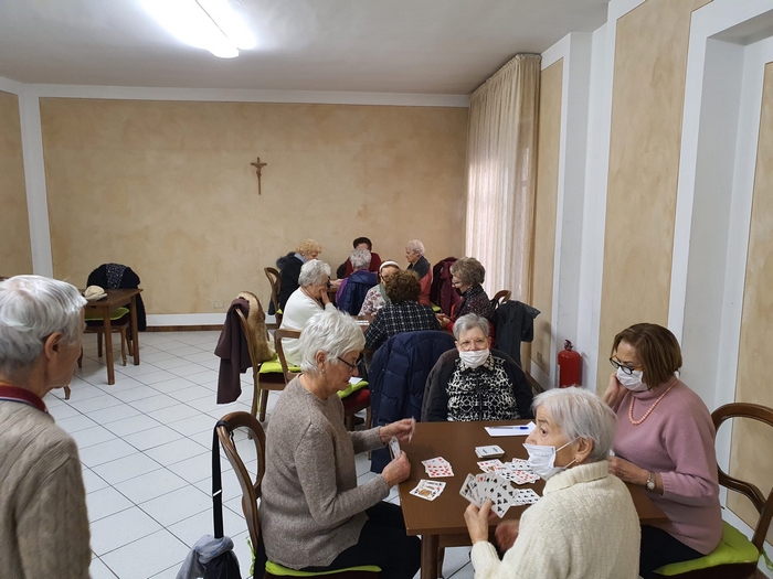 Riapre dopo tre anni il Centro anziani. Nel nome di monsignor Cacciami