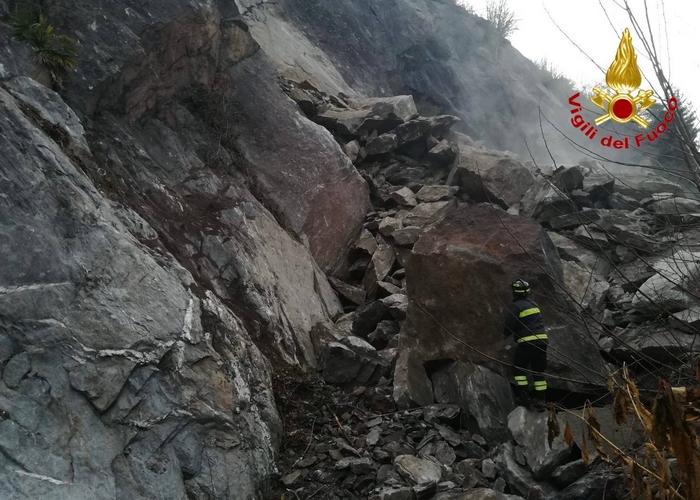 Ancora fuori casa le 11 famiglie evacuate. Frana, vertice in prefettura