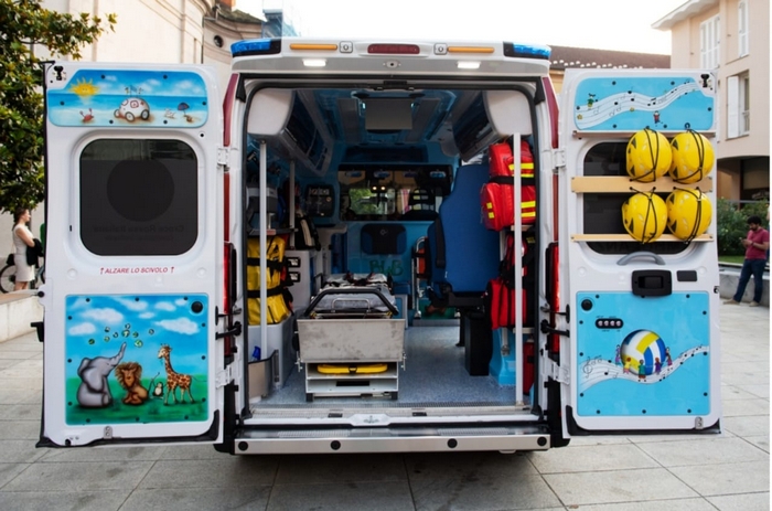 Consegnata alla Croce Rossa l’ambulanza di B4B