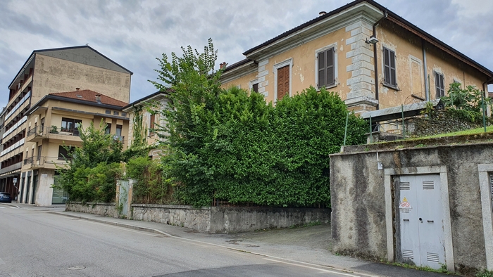 E intanto l’immobile va ancora all’asta: -10% a 930.000 euro