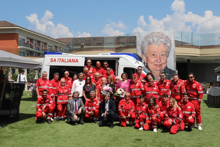 Ambulanza e giardino: l'omaggio della famiglia a Margherita Zacchera