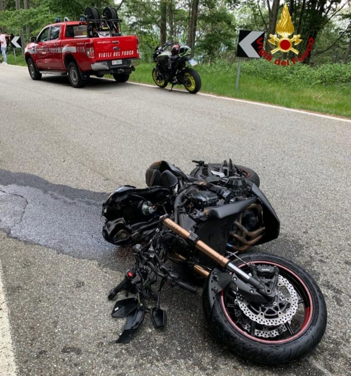 Scontro auto-moto sulla strada del Mottarone