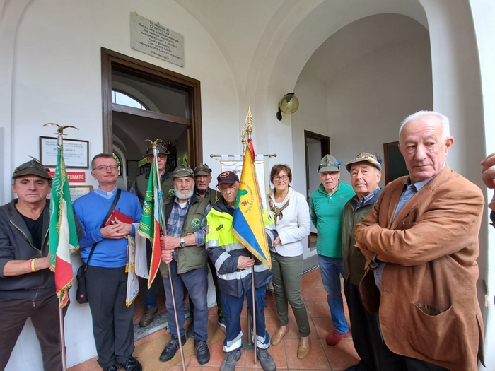 Una targa ricorda l’impegno di Consuelo Cabrini per la comunità di Stresa