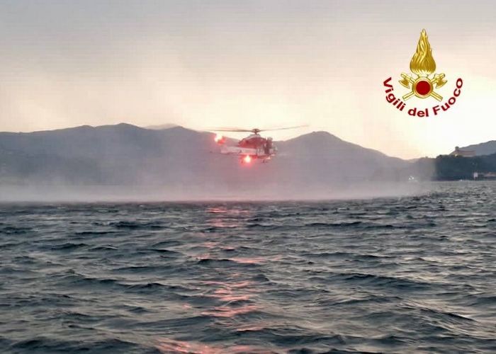 Tromba d’aria fa scuffiare un battello turistico: 19 in salvo, 5 dispersi