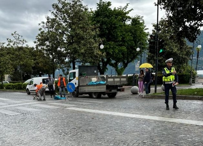 Porfido e lastre di pietra del lungolago usurate già dopo due anni
