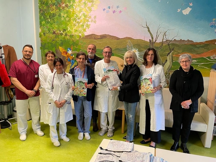 Cento libri di favole in dono alla Pediatria