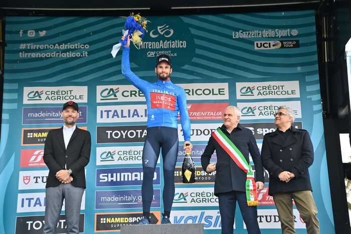 Ganna domina la crono d'apertura ed è leader della Tirreno-Adriatico 