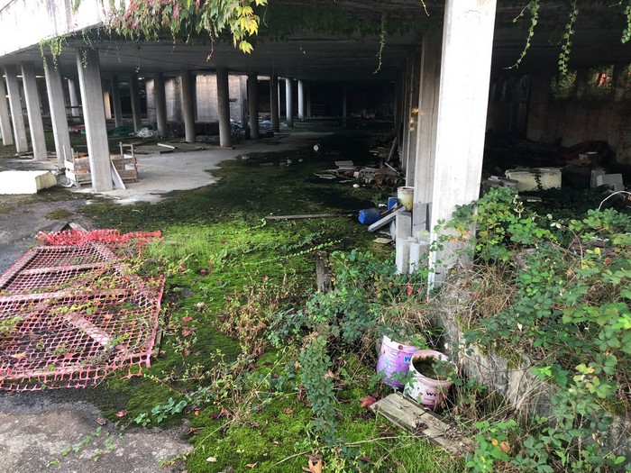 È un 53enne di Verbania l’uomo trovato morto nel parcheggio abbandonato