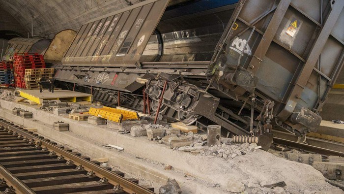 Il deragliamento nel tunnel del San Gottardo colpa d’una ruota usurata