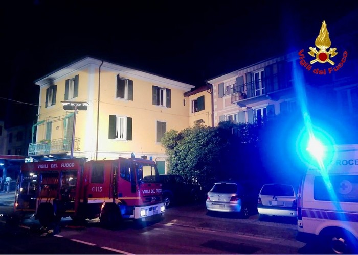 Settantatreenne muore nell'incendio dell'abitazione