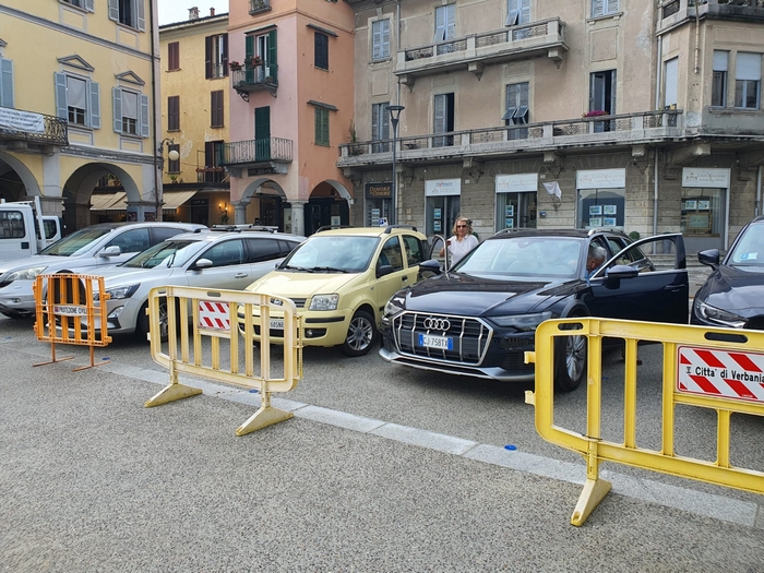 Lungolago senz’auto, il compromesso: istituiti 26 stalli provvisori