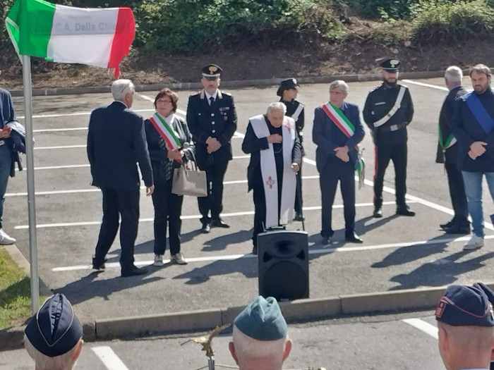 Il piazzale delle scuole di Bieno intitolato al generale Dalla Chiesa