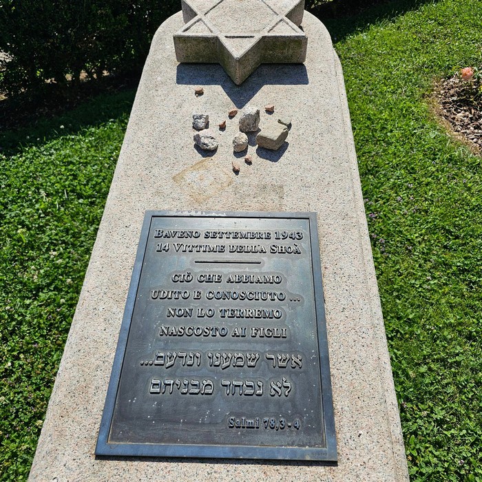 Rubato dal monumento alla shoah il sasso di Auschwitz