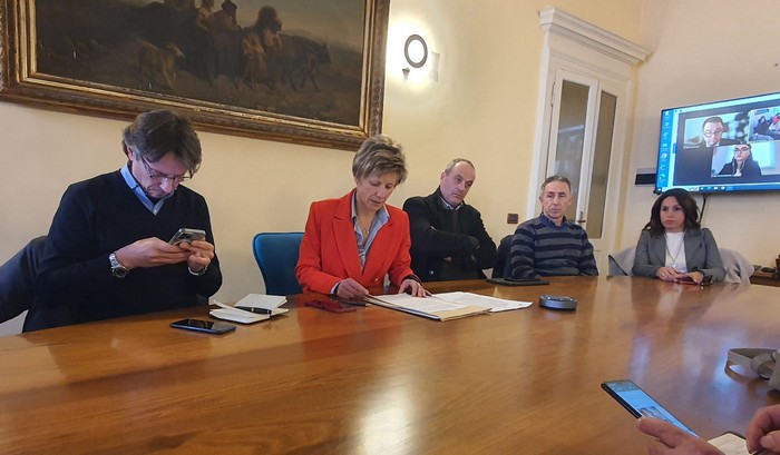 Marchionini (e giunta) “licenziano” la segretaria: atti contrari all’ufficio