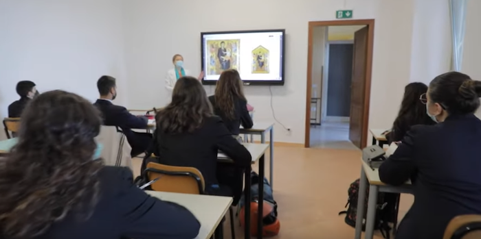 Al Maggia arriva il Liceo linguistico, iscrizioni aperte