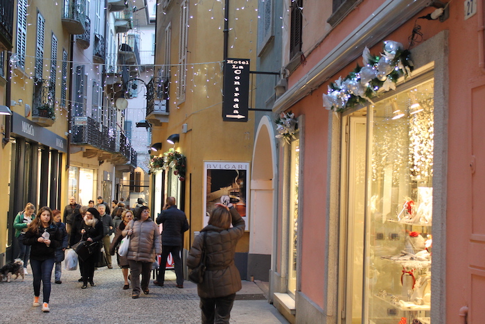 Pattinaggio, luminarie, presepi e appuntamenti nel Natale di Verbania