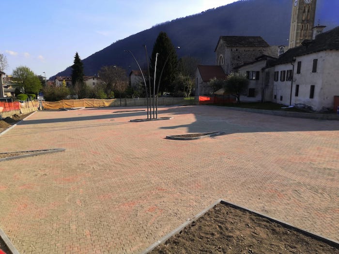 Trobaso: quasi finito il nuovo parcheggio davanti alla chiesa