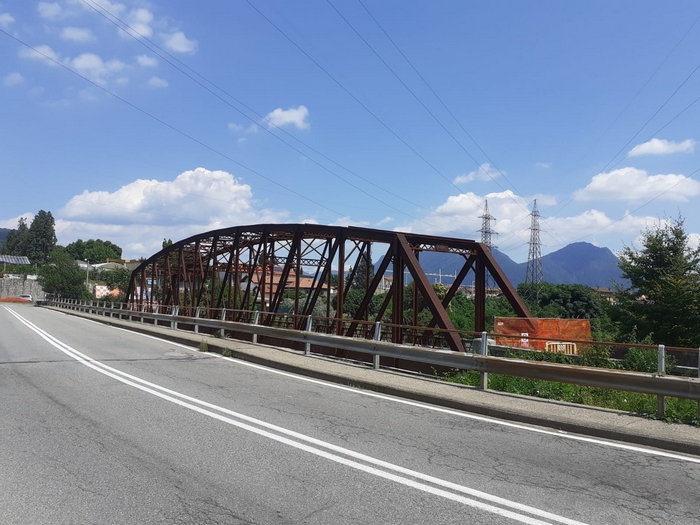 Prove di carico, domani chiuso il ponte del Plusc