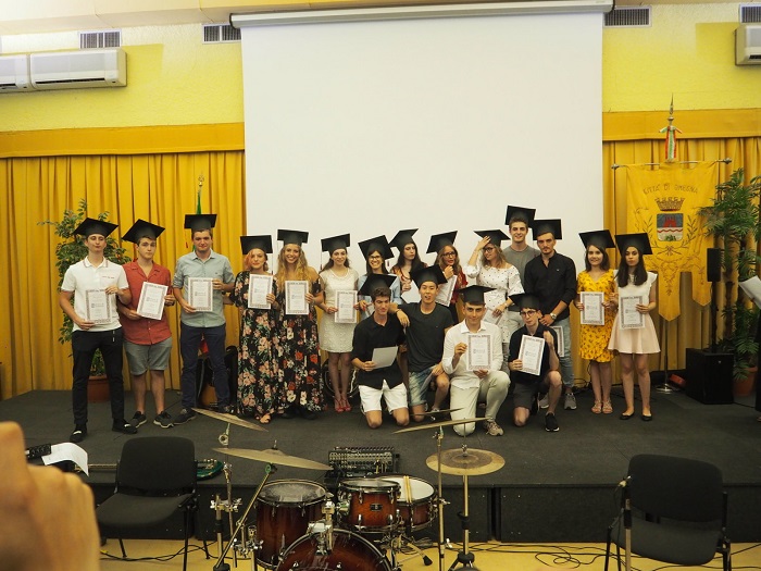 Festa dei neo diplomati del Liceo "Gobetti" di Omegna. Fotogallery