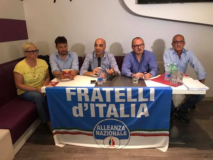 Omegna, Fratelli d'Italia risponde ad Empolesi sul conclave