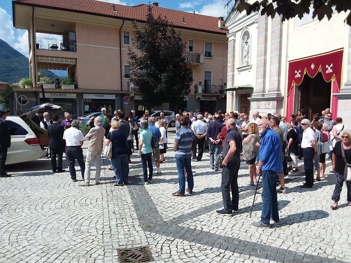 L'ultimo saluto di Gravellona Toce a Nando Nolli