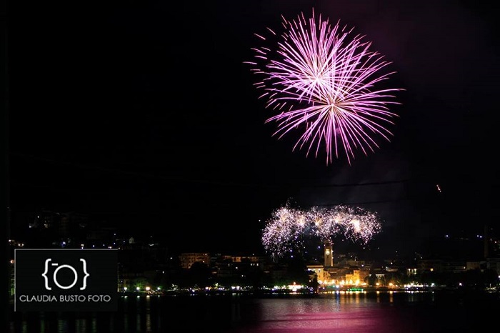 Spinning, Cena Rosa, fuochi d'artificio e notte di musica: Omegna è pronta per il Giro 