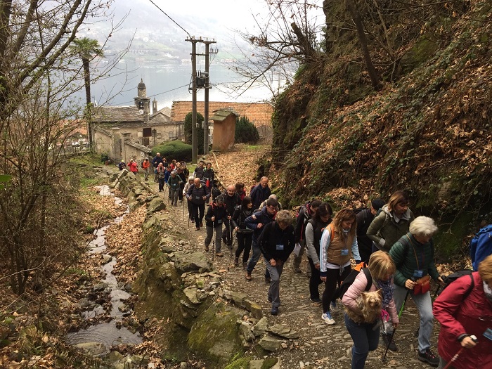 Prima tappa di Girolago, tra Omegna e Ronco di Pella, con oltre 100 partecipanti. Foto