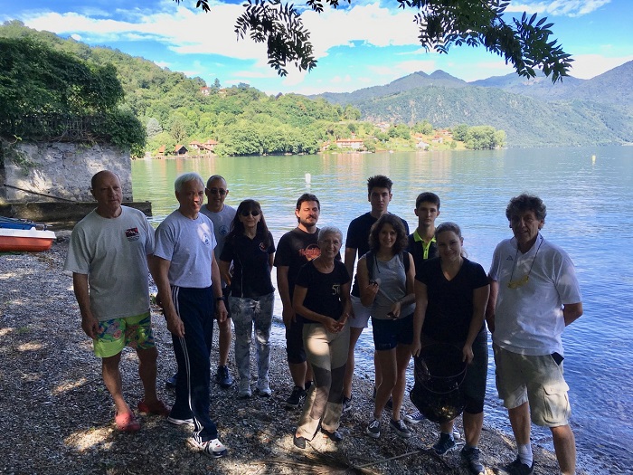 Immesse 2.000 cozze nel Lago d'Orta per studiare la salute delle acque