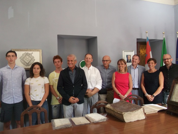 Le origini medioevali di Omegna raccolte in Comune grazie ad un certosino lavoro