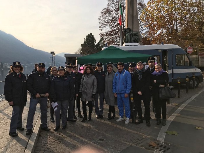 La campagna "Questo non è amore" della Polizia di Stato fa tappa a Omegna