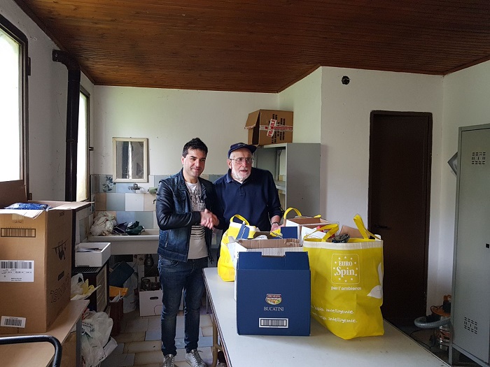 Pasta e zucchero per la mensa dei poveri alla Cappuccina donati da Salvatore Ranieri